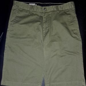 Men's Volcom army green shorts size 32